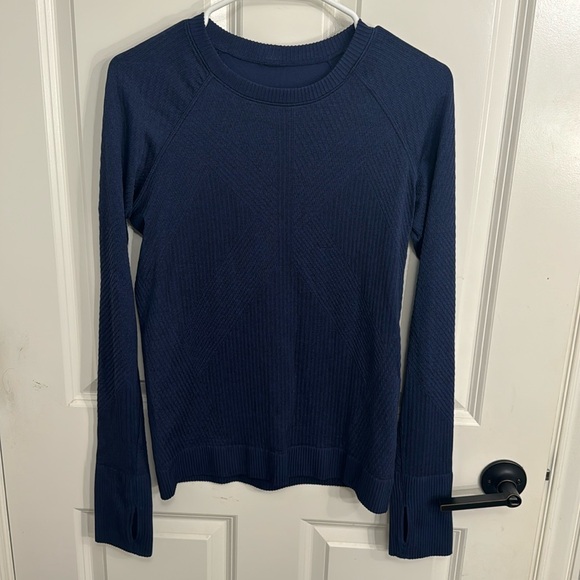 Lululemon Long sleeve - Picture 1 of 3